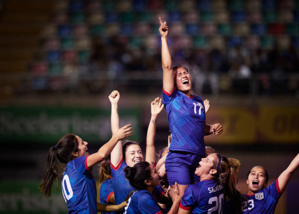 某足球俱乐 某足球俱乐