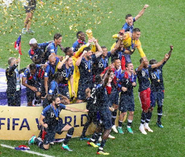 赛中排名靠 赛中排名靠